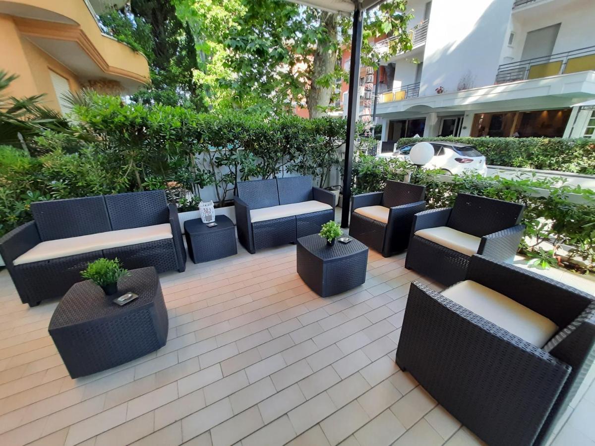 Hotel Barbiani Riccione Eksteriør bilde