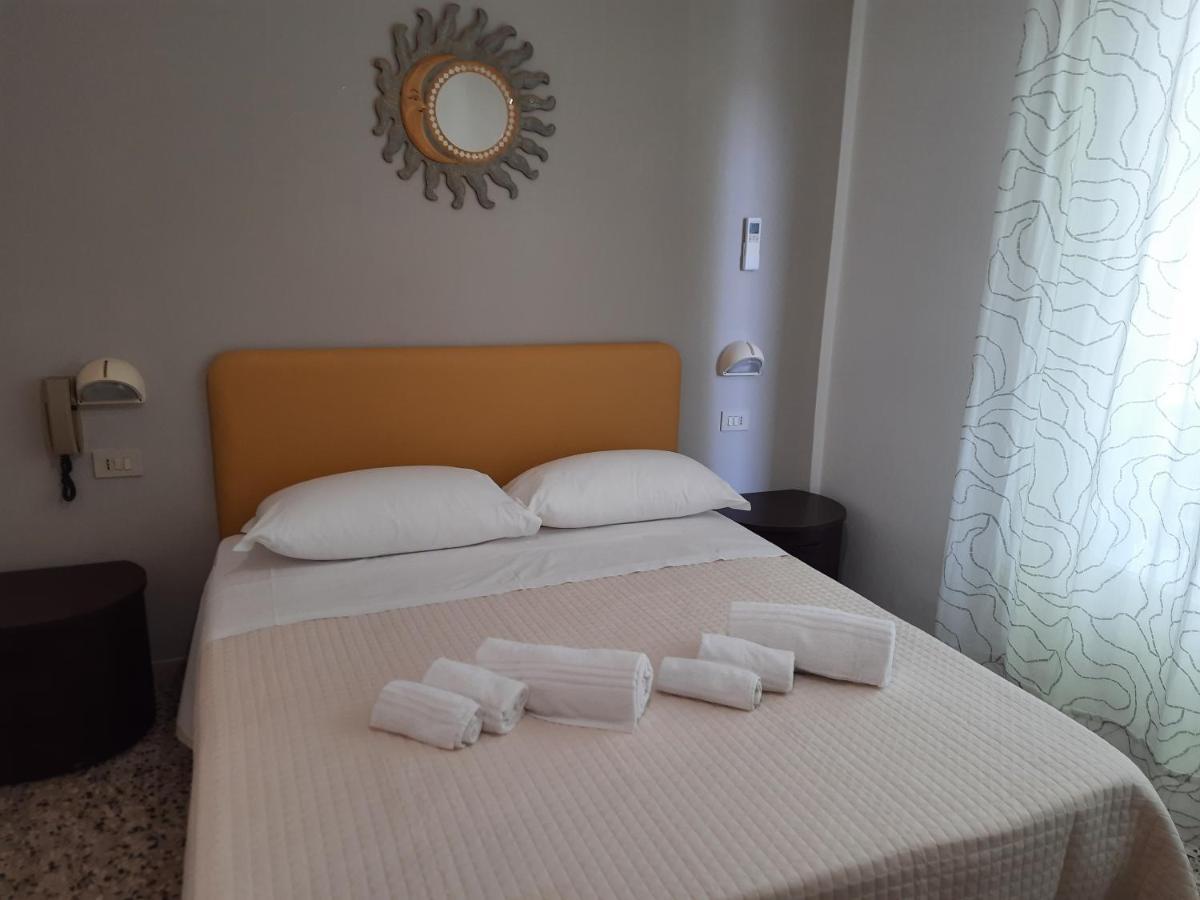 Hotel Barbiani Riccione Eksteriør bilde