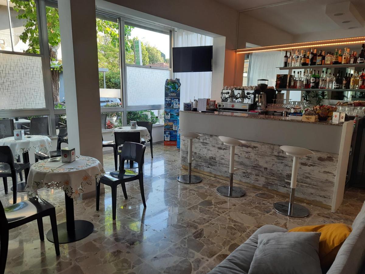 Hotel Barbiani Riccione Eksteriør bilde