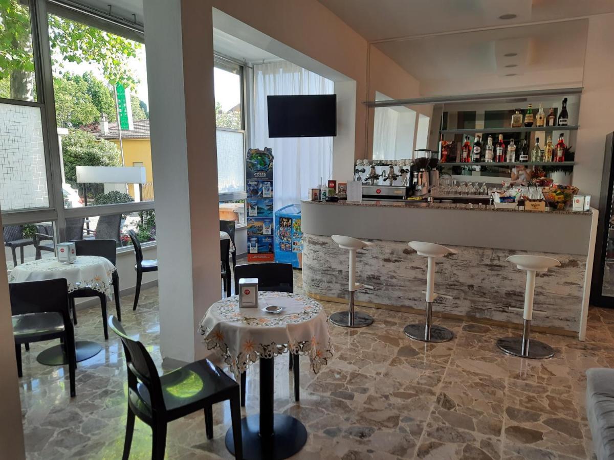 Hotel Barbiani Riccione Eksteriør bilde