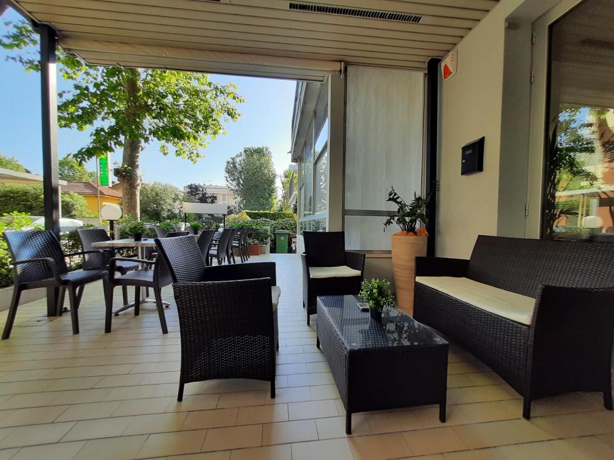 Hotel Barbiani Riccione Eksteriør bilde