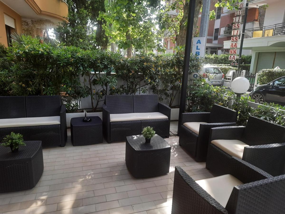 Hotel Barbiani Riccione Eksteriør bilde